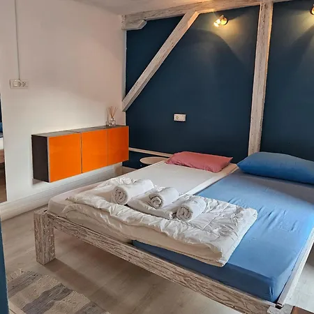 Con Ingresso Privato E Vista Giardino * Belgrad